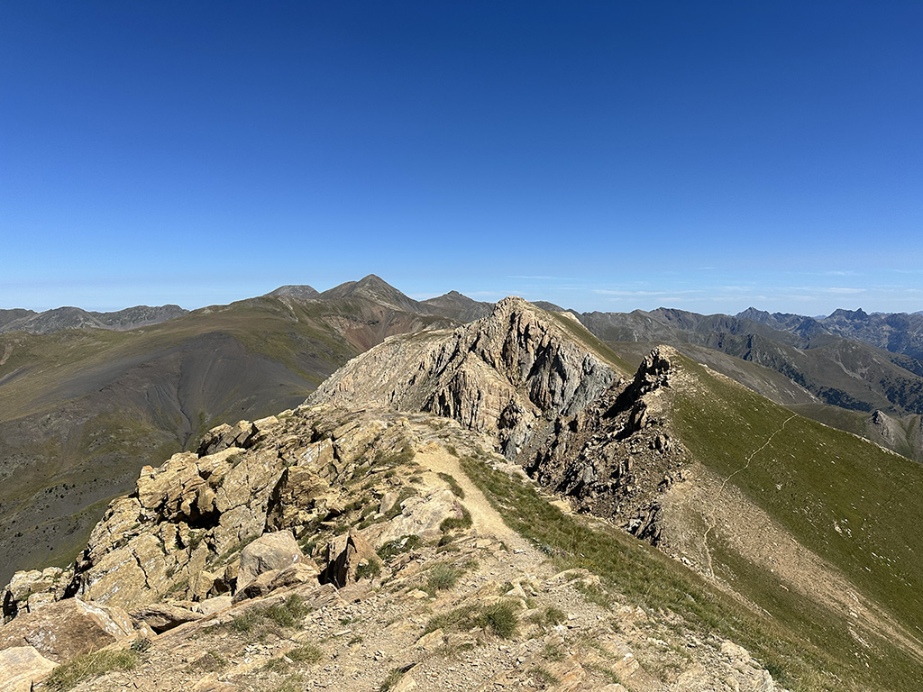 Vue Randonnée Pic de Casamanya Ordino Andorre